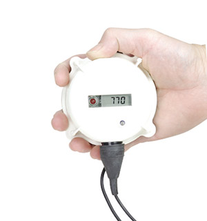 Water-Resistant Conductivity/TDS Meters with Visual Alarm | CDH-720 TDS-720 Series