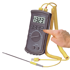 Digital Handheld Temperature Calibrator | CL3512A